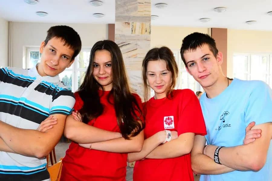 Wolontariat Caritas: Jak zostać i pomagać potrzebującym