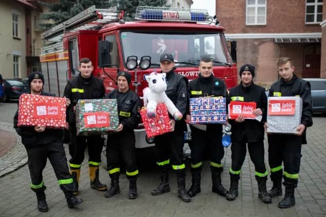 Gdzie potrzebują wolontariuszy? Kompletna lista miejsc i organizacji