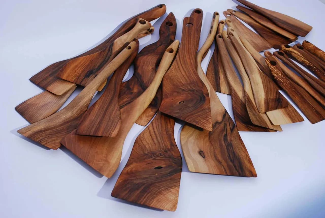 Drewno orzechowe - niezwykła elegancja i wyjątkowe właściwości